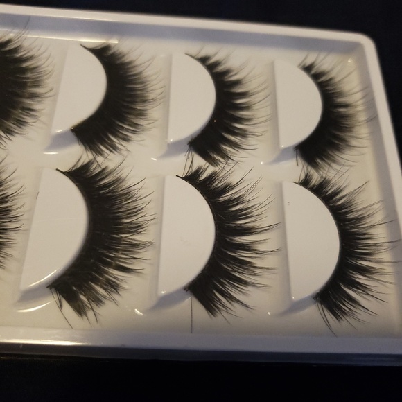 🍁2 for $8, 3 for $10...🍁False Lashes 5 Pair - Picture 4 of 6